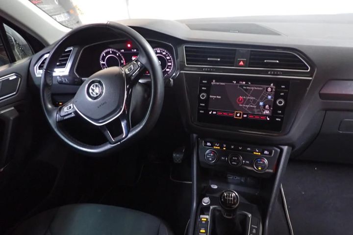 Photo 10 VIN: WVGZZZ5NZJW944170 - VOLKSWAGEN TIGUAN 