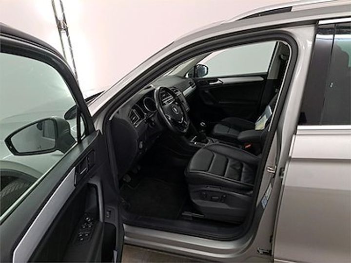 Photo 5 VIN: WVGZZZ5NZJW944760 - VOLKSWAGEN TIGUAN - 2016 