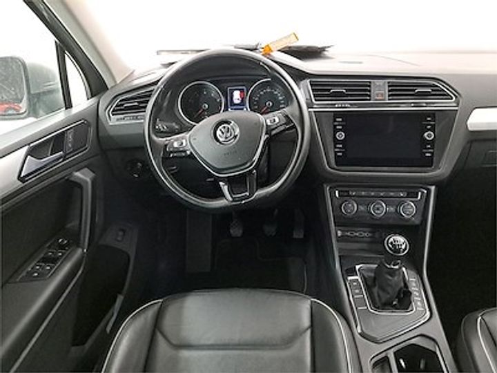 Photo 8 VIN: WVGZZZ5NZJW944760 - VOLKSWAGEN TIGUAN - 2016 