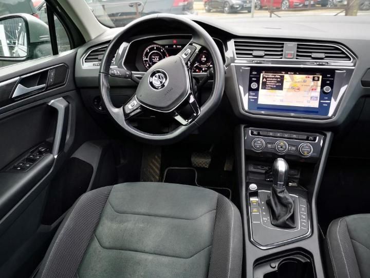 Photo 2 VIN: WVGZZZ5NZJW952947 - VOLKSWAGEN TIGUAN 