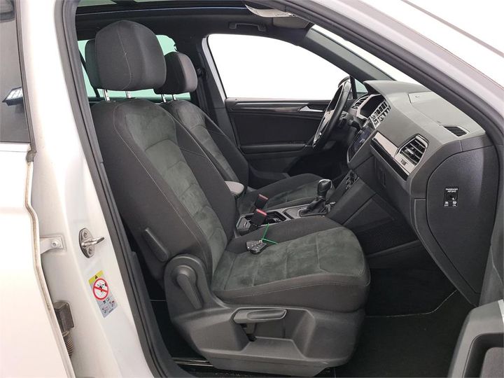 Photo 3 VIN: WVGZZZ5NZJW954973 - VOLKSWAGEN TIGUAN 