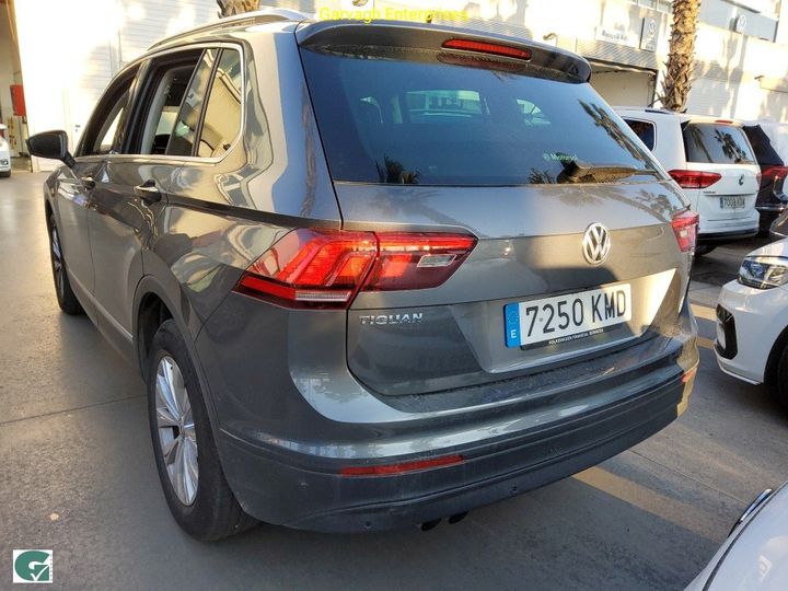 Photo 12 VIN: WVGZZZ5NZJW956213 - VOLKSWAGEN TIGUAN 