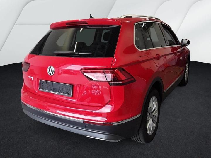 Photo 2 VIN: WVGZZZ5NZJW963377 - VOLKSWAGEN TIGUAN SUV 