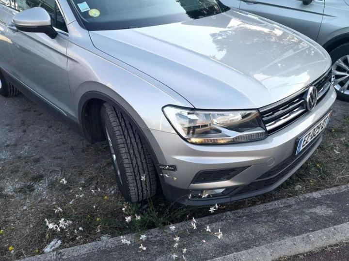 Photo 8 VIN: WVGZZZ5NZJW966347 - VOLKSWAGEN TIGUAN 