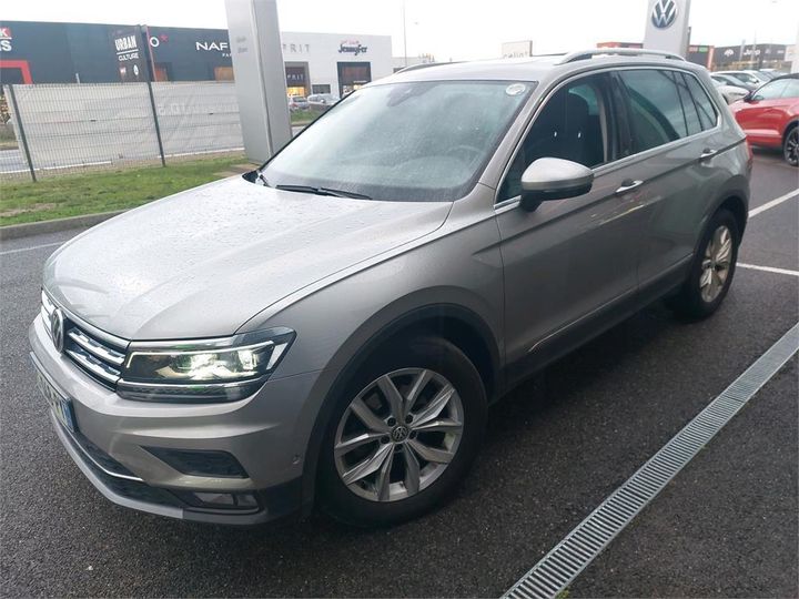 Photo 1 VIN: WVGZZZ5NZJW971135 - VOLKSWAGEN TIGUAN 