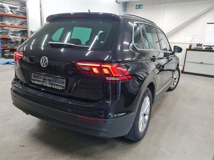 Photo 2 VIN: WVGZZZ5NZJW971762 - VOLKSWAGEN TIGUAN 