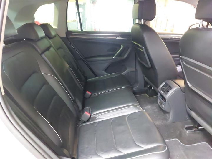 Photo 10 VIN: WVGZZZ5NZJW973706 - VW TIGUAN 