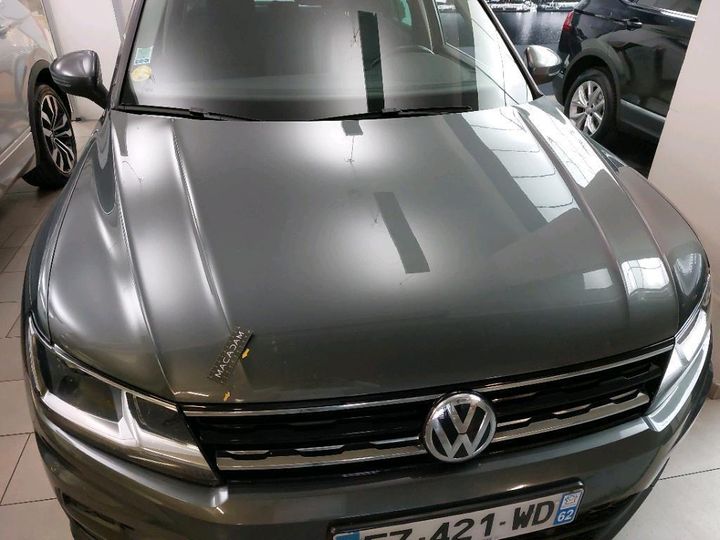 Photo 9 VIN: WVGZZZ5NZJW977590 - VOLKSWAGEN TIGUAN 