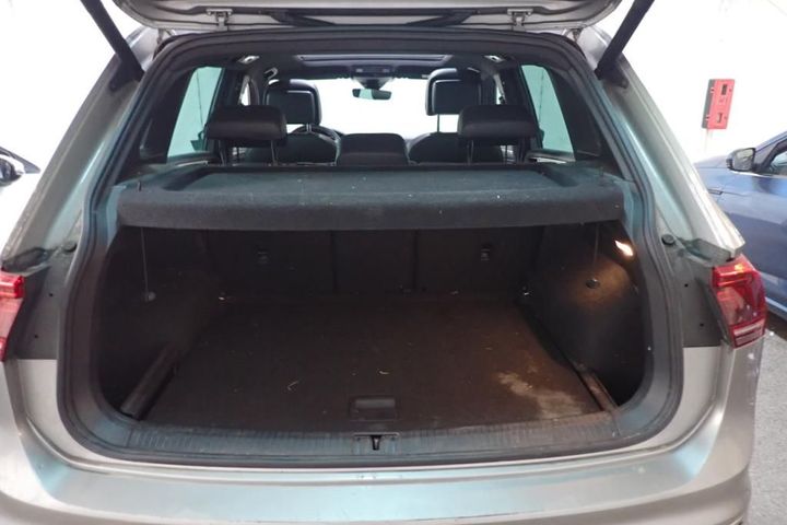 Photo 23 VIN: WVGZZZ5NZJW977704 - VOLKSWAGEN TIGUAN 