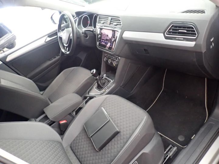 Photo 5 VIN: WVGZZZ5NZJW979109 - VOLKSWAGEN TIGUAN 