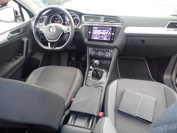 Photo 6 VIN: WVGZZZ5NZJW979109 - VOLKSWAGEN TIGUAN 