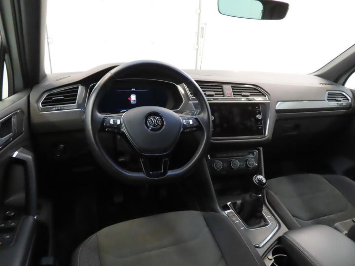 Photo 3 VIN: WVGZZZ5NZJW986781 - VOLKSWAGEN TIGUAN 