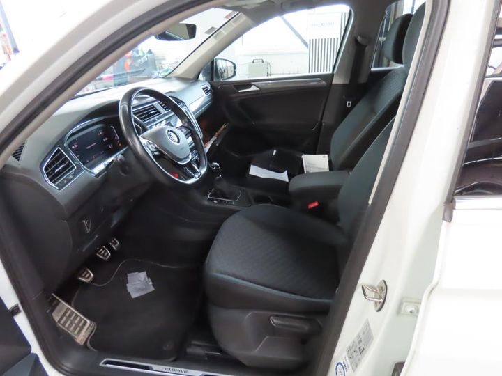 Photo 2 VIN: WVGZZZ5NZKM165084 - VW TIGUAN 