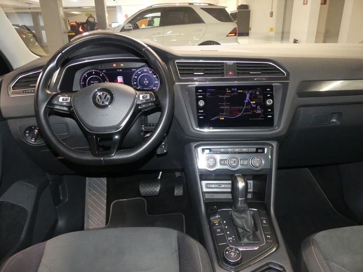 Photo 8 VIN: WVGZZZ5NZKW311347 - VOLKSWAGEN TIGUAN - 2016 