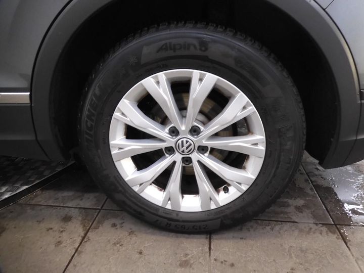 Photo 9 VIN: WVGZZZ5NZKW313981 - VOLKSWAGEN TIGUAN 