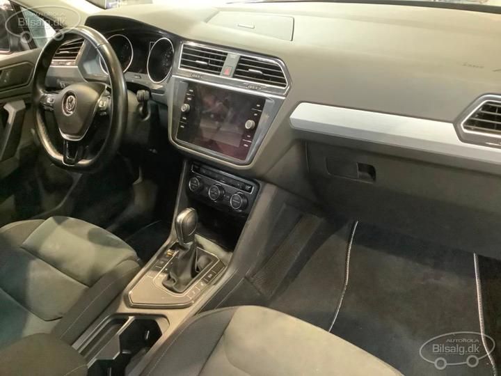 Photo 18 VIN: WVGZZZ5NZKW326422 - VOLKSWAGEN TIGUAN VAN 