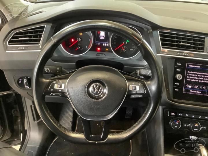 Photo 5 VIN: WVGZZZ5NZKW326422 - VOLKSWAGEN TIGUAN VAN 