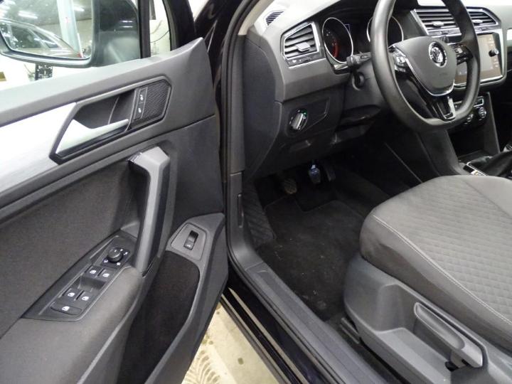 Photo 13 VIN: WVGZZZ5NZKW343975 - VOLKSWAGEN TIGUAN 