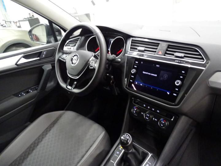 Photo 3 VIN: WVGZZZ5NZKW343975 - VOLKSWAGEN TIGUAN 