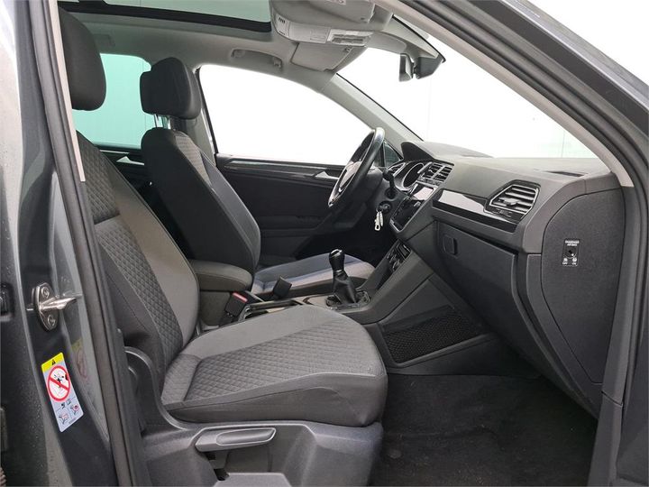 Photo 5 VIN: WVGZZZ5NZKW364598 - VOLKSWAGEN TIGUAN 