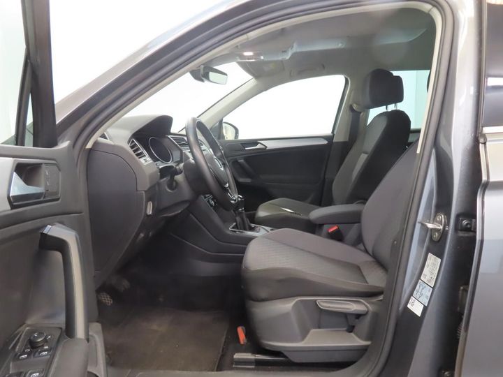 Photo 5 VIN: WVGZZZ5NZKW383484 - VOLKSWAGEN TIGUAN 