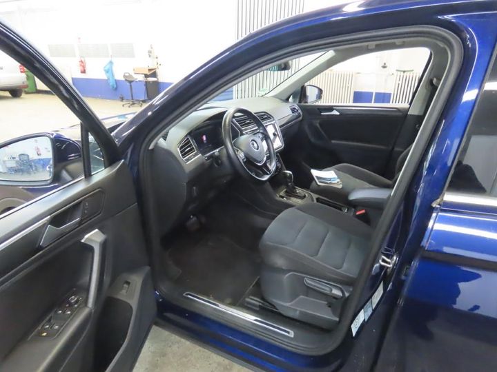 Photo 2 VIN: WVGZZZ5NZKW392731 - VW TIGUAN 