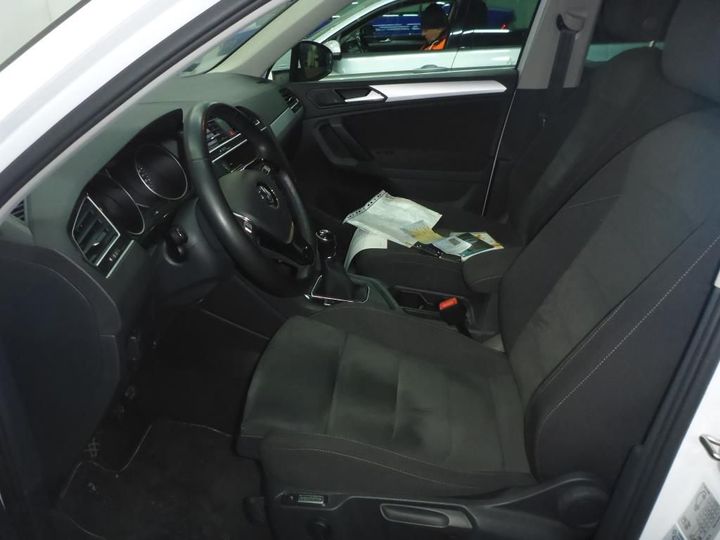 Photo 5 VIN: WVGZZZ5NZKW396520 - VOLKSWAGEN TIGUAN 