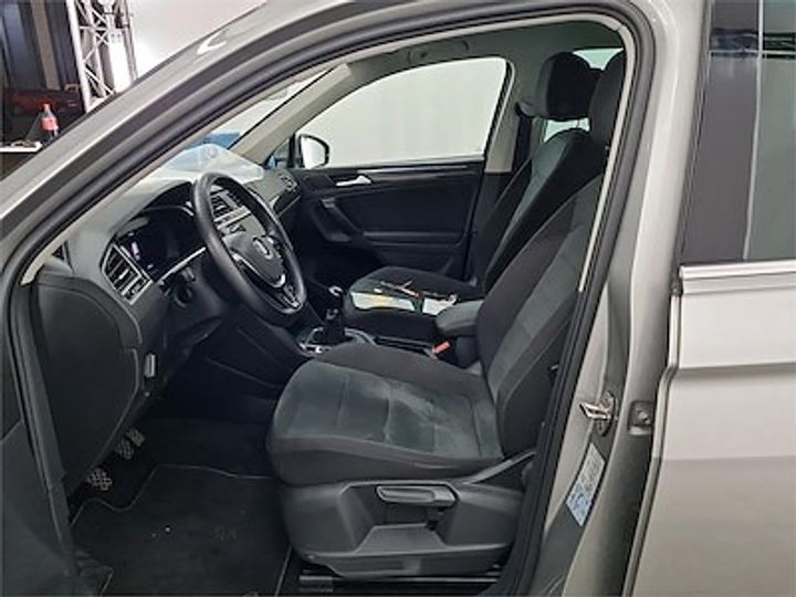 Photo 5 VIN: WVGZZZ5NZKW821698 - VOLKSWAGEN TIGUAN 