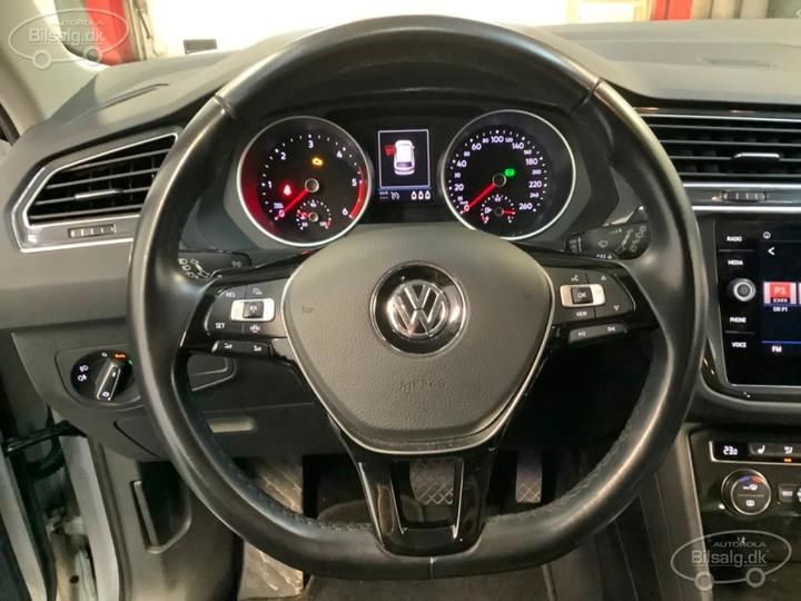 Photo 17 VIN: WVGZZZ5NZKW826222 - VOLKSWAGEN TIGUAN ESTATE 