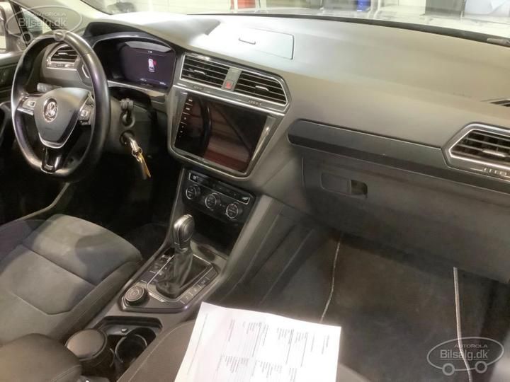 Photo 3 VIN: WVGZZZ5NZKW826836 - VOLKSWAGEN TIGUAN VAN 