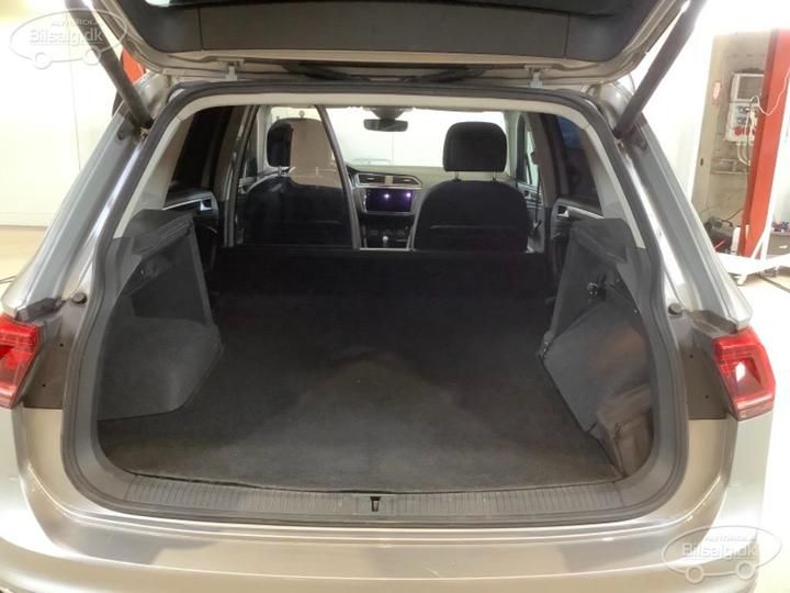 Photo 5 VIN: WVGZZZ5NZKW826836 - VOLKSWAGEN TIGUAN VAN 