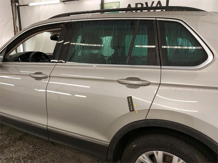 Photo 6 VIN: WVGZZZ5NZKW860039 - VOLKSWAGEN TIGUAN 