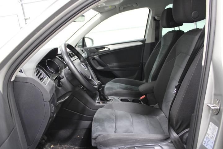 Photo 8 VIN: WVGZZZ5NZKW864264 - VOLKSWAGEN TIGUAN ESTATE 