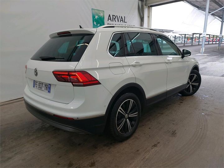 Photo 2 VIN: WVGZZZ5NZKW877797 - VOLKSWAGEN TIGUAN 