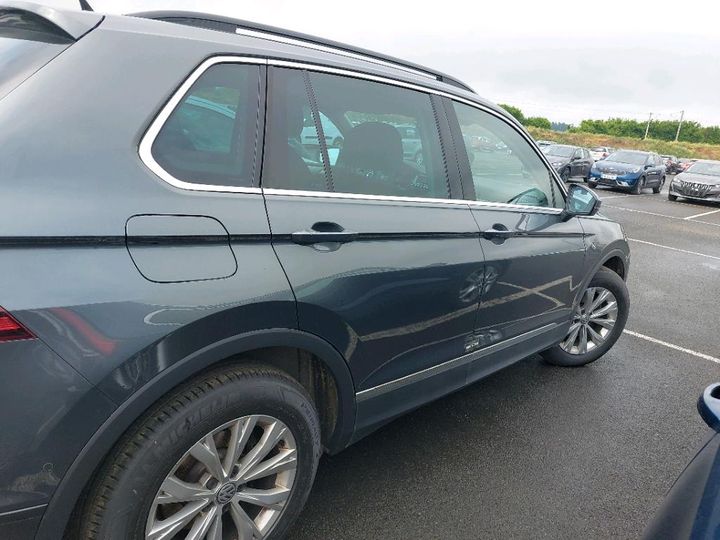 Photo 24 VIN: WVGZZZ5NZKW880261 - VOLKSWAGEN TIGUAN 