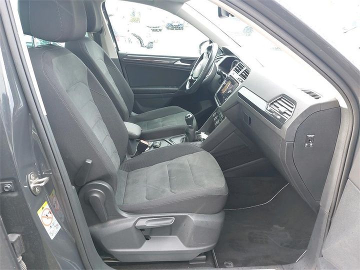 Photo 2 VIN: WVGZZZ5NZKW974627 - VOLKSWAGEN TIGUAN 