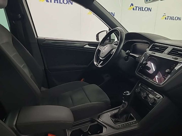 Photo 5 VIN: WVGZZZ5NZKW979633 - VW TIGUAN 
