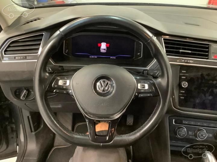 Photo 10 VIN: WVGZZZ5NZLW383249 - VOLKSWAGEN TIGUAN ESTATE 