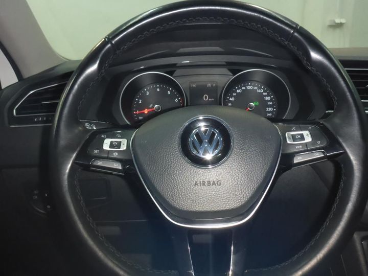 Photo 27 VIN: WVGZZZ5NZLW818427 - VOLKSWAGEN TIGUAN 