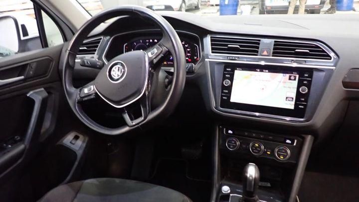 Photo 10 VIN: WVGZZZ5NZLW828352 - VOLKSWAGEN TIGUAN 