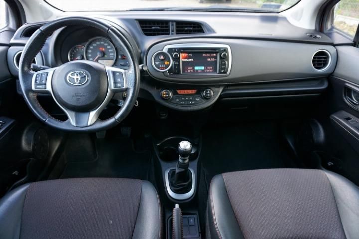 Photo 9 VIN: WVGZZZ5NZLW848831 - TOYOTA YARIS HATCHBACK 