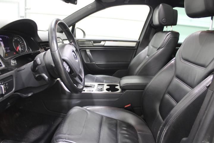 Photo 8 VIN: WVGZZZ7PZCD030879 - VOLKSWAGEN TOUAREG SUV 