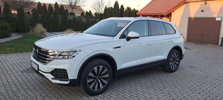 Photo 2 VIN: WVGZZZCR3PD010581 - VOLKSWAGEN TOUAREG SUV 