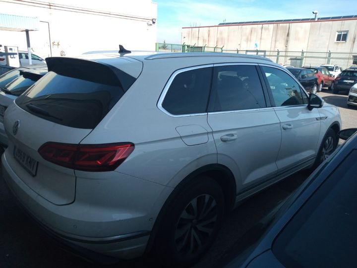 Photo 19 VIN: WVGZZZCRZJD009732 - VOLKSWAGEN TOUAREG 