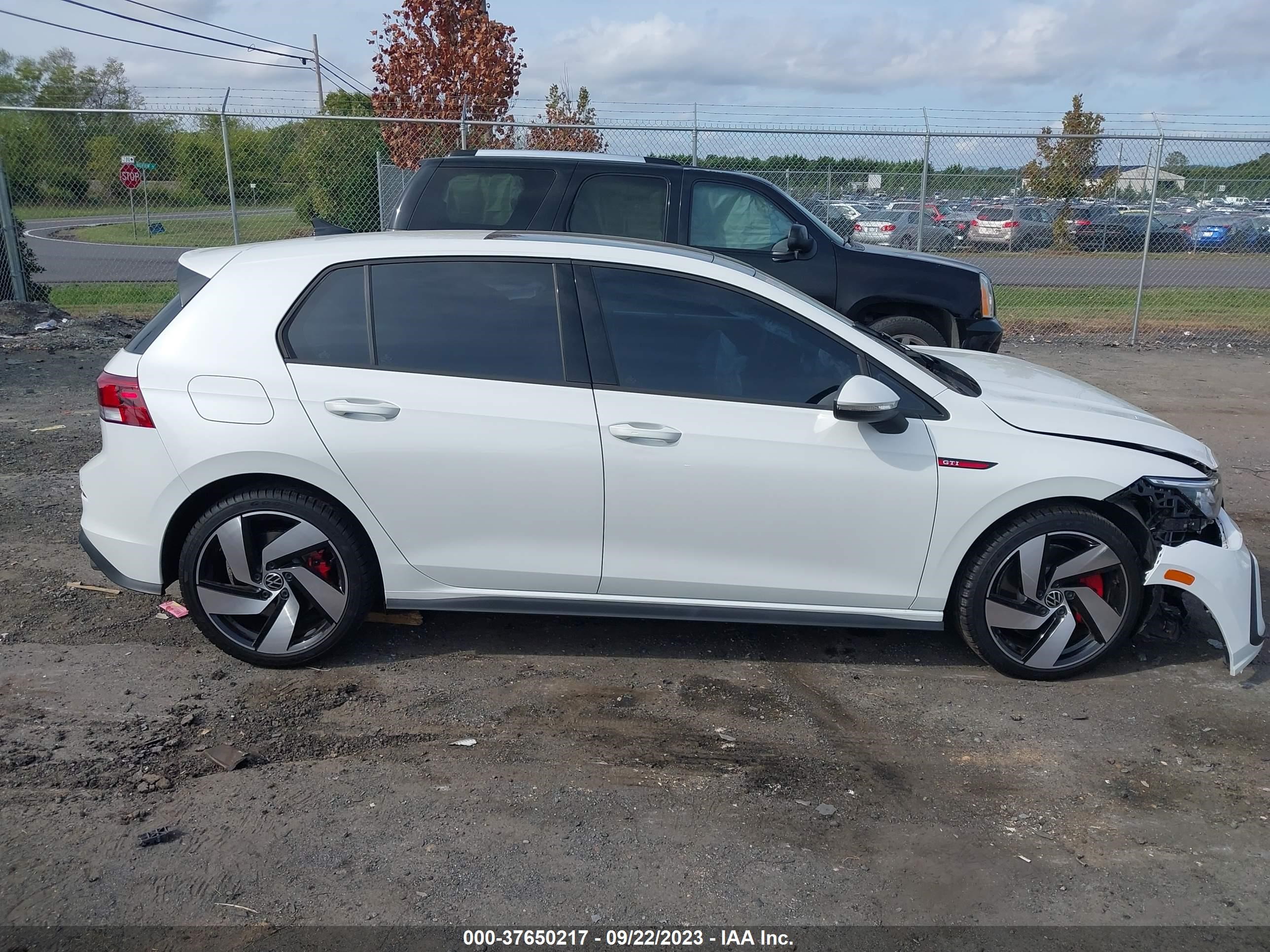 Photo 13 VIN: WVW3A7CD5PW134012 - VOLKSWAGEN GOLF GTI 