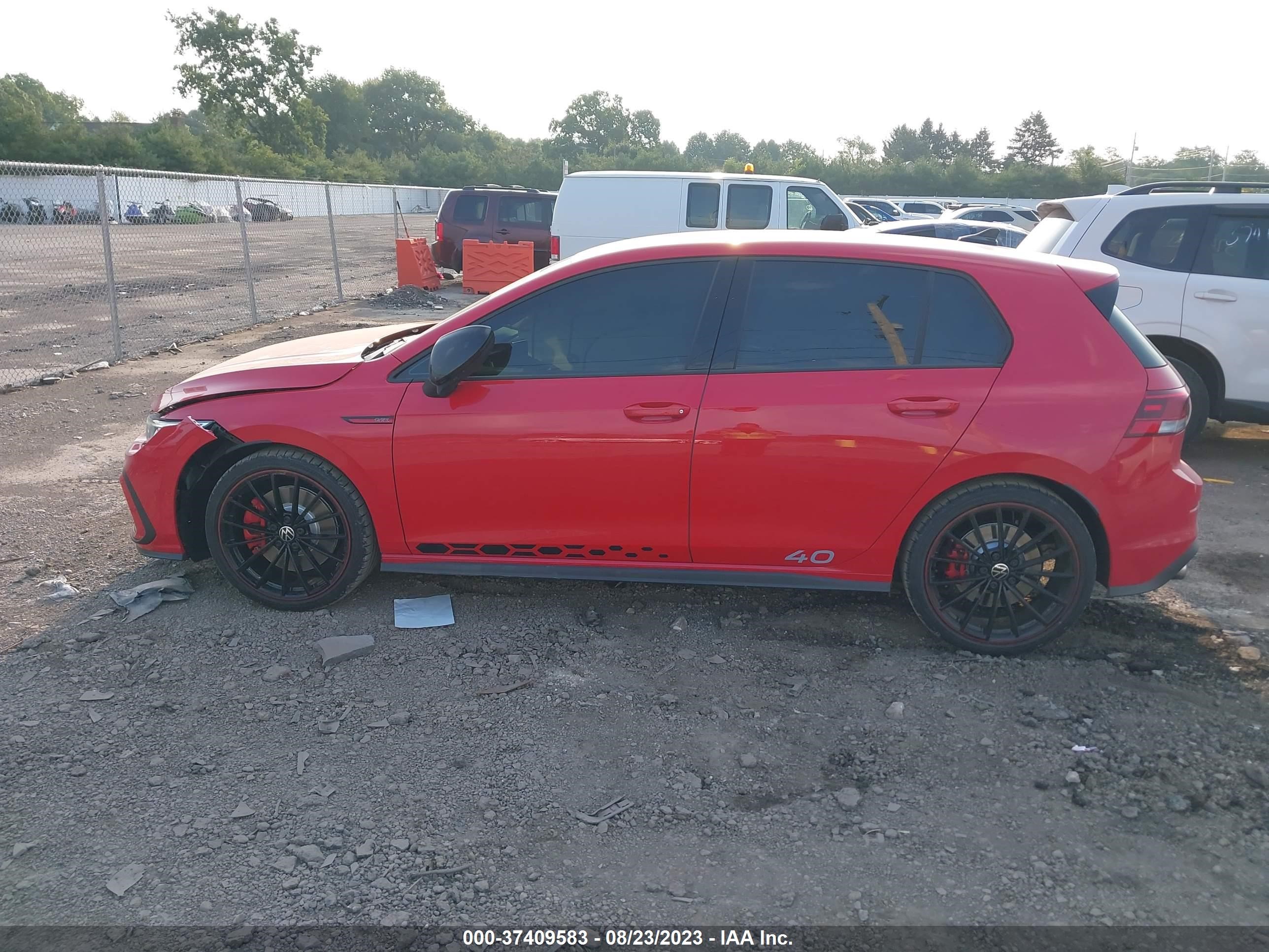 Photo 13 VIN: WVW8A7CD4PW200233 - VOLKSWAGEN GOLF GTI 