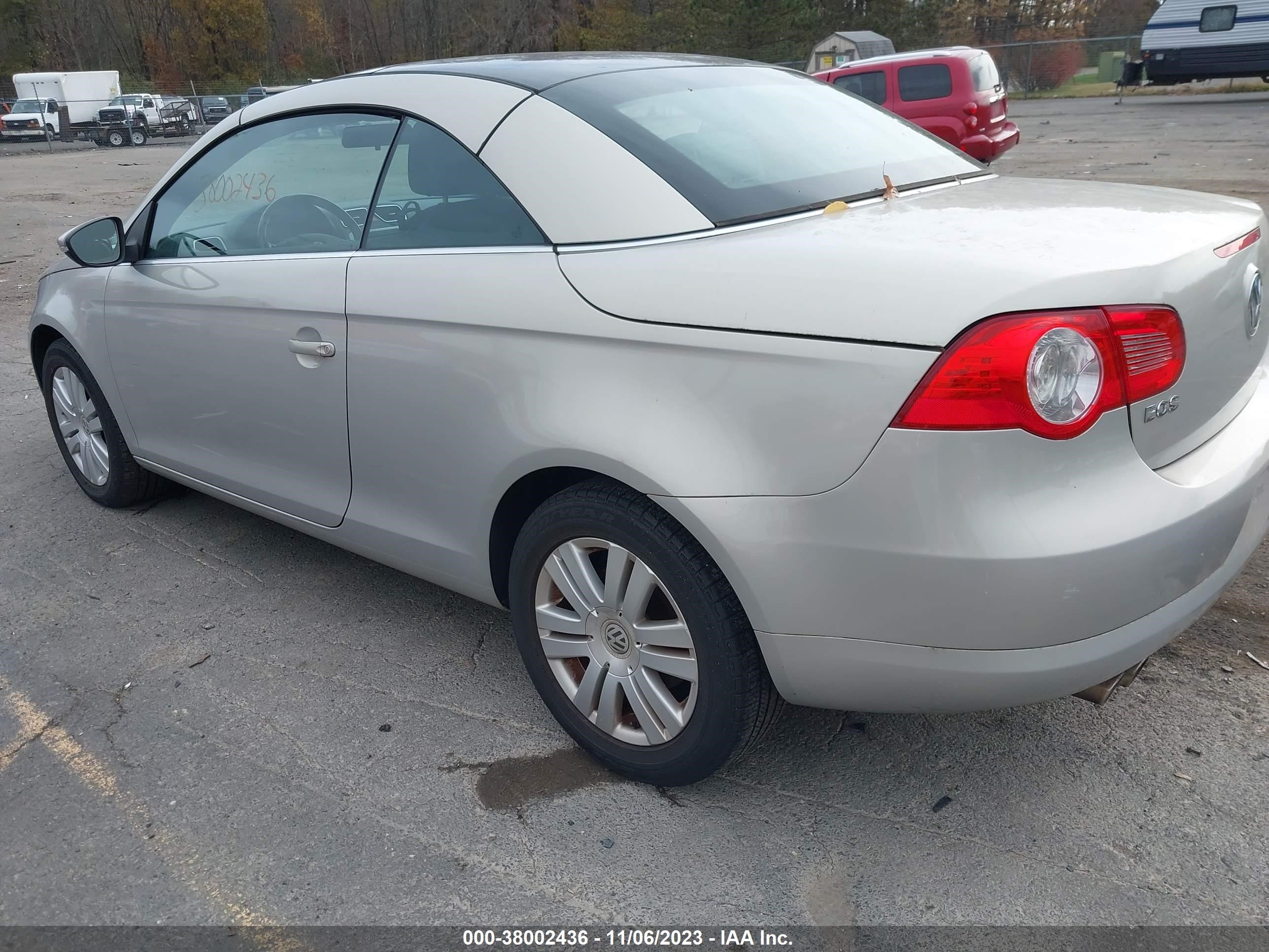 Photo 2 VIN: WVWAA71F69V017477 - VOLKSWAGEN EOS 