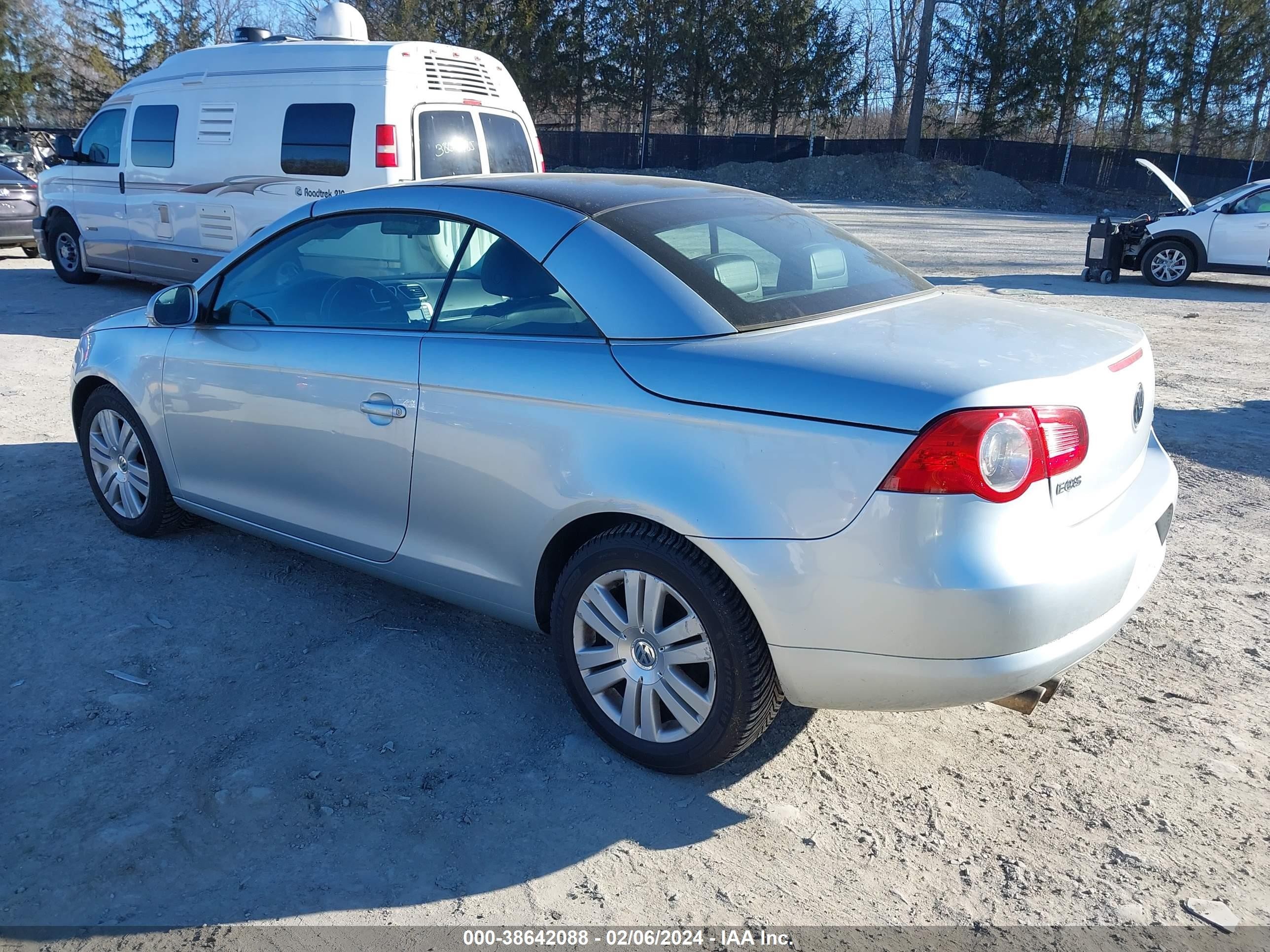 Photo 2 VIN: WVWAA71F77V047018 - VOLKSWAGEN EOS 