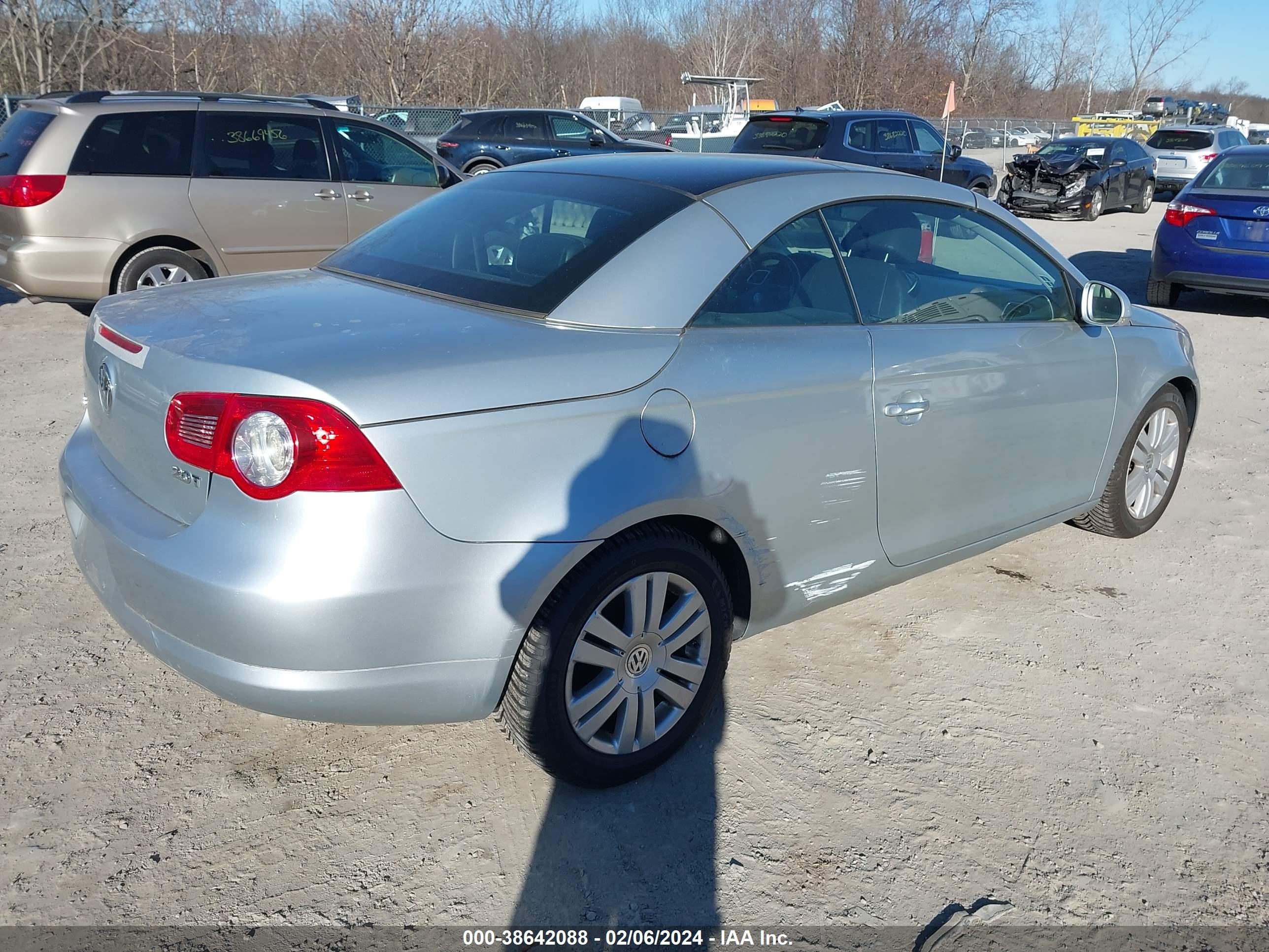 Photo 3 VIN: WVWAA71F77V047018 - VOLKSWAGEN EOS 