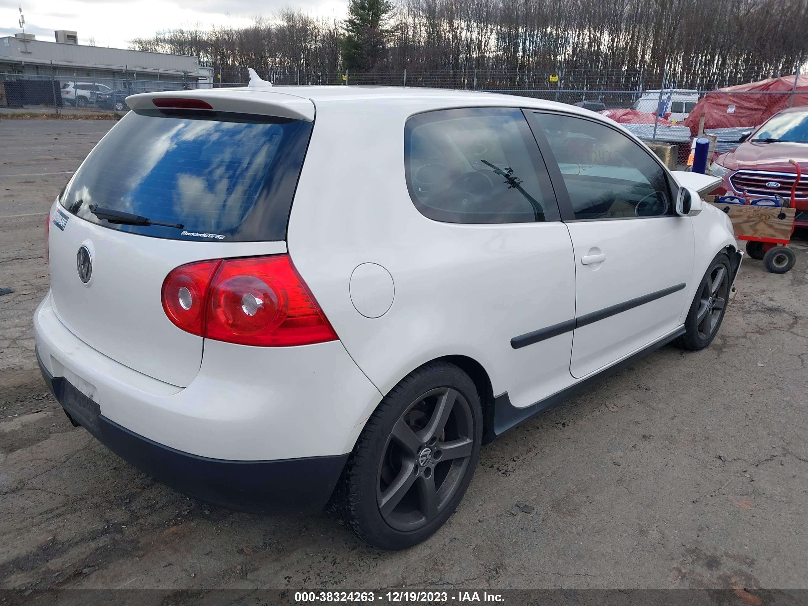 Photo 3 VIN: WVWAB71K48W093220 - VOLKSWAGEN GOLF 